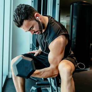 15λεπτο πρόγραμμα με αλτήρες για μυικό όγκο