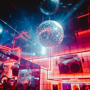 &lt;em>Burger&lt;/em> Disco Club