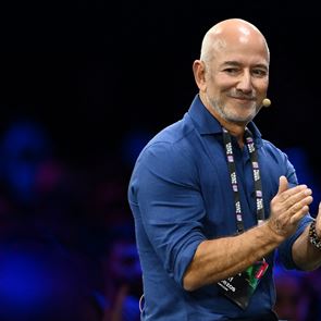 Ποιον εργαζόμενο δεν θα αντικαταστήσει η τεχνητή νοημοσύνη σύμφωνα με τον <em>Jeff</em> <em>Bezos</em>