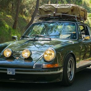 H μεταμόρφωση της Porsche 911 σε απόλυτο road trip αυτοκίνητο