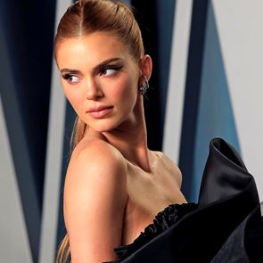 H Kendall Jenner πήγε και φέτος Coachella, topless