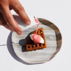 Στο Pelagos, το νέο μενού ταξιδεύει σε Σίφνο, Σαντορίνη και Νάξο