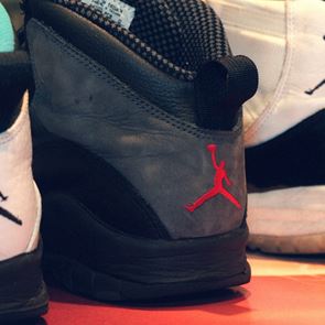 Τα γούρικα sneakers του Michael Jordan φλερτάρουν με νέο ρεκόρ