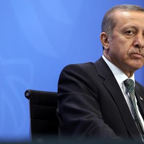 O Erdogan και το κυνήγι μαγισσών σε YouTube, Twitter και Netflix