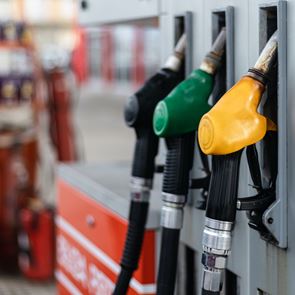 Η ξέφρενη κούρσα της βενζίνης και οι δυσοίωνες προβλέψεις