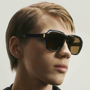 Η νέα συλλογή της Dunhill εμπνέεται από τη βρετανική pop culture των 70s και των 80s