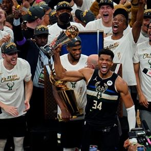 Ο Γιάννης Αντετοκούνμπο συνάντησε το πεπρωμένο