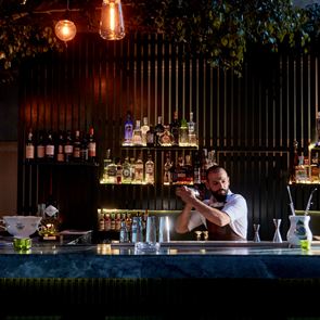 Τα αθηναϊκά <em>μπαρ</em> περνούν στην εποχή του concept