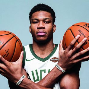 Γιάννης Αντετοκούνμπο: Από παιδί - θαύμα, στην κορυφή του ΝΒΑ