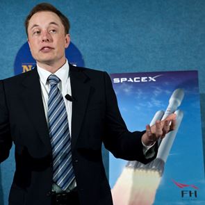 Ο Elon Musk θέλει να βομβαρδίσει τον Άρη