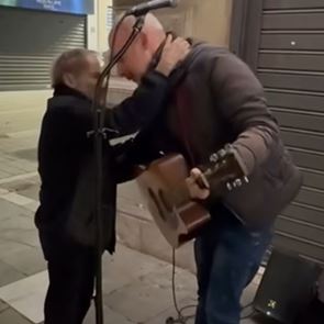 Μια συγκινητική στιγμή για τον Σταύρο Ξαρχάκο