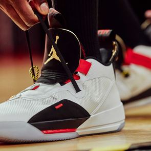 Τα Air Jordan 33 σχεδιάστηκαν για να αλλάξουν το παιχνίδι