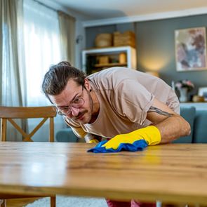 Μύθοι και αλήθειες για τη σκόνη για να την ξεφορτώνεσαι πιο εύκολα