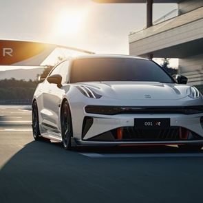 Η Zeekr αποκάλυψε το πολυτελές σπορ ηλεκτρικό
