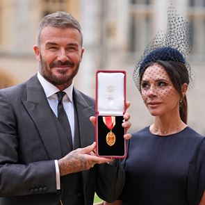 Επίσημα Sir &lt;em>David&lt;/em> &lt;em>Beckham&lt;/em>-Χρίστηκε ιππότης από τον Βασιλιά Κάρολο