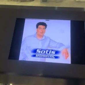 Κάποιος έβαλε Σώτη Βολάνη να παίζει στα ηχεία του Μετρό Θεσσαλονίκης