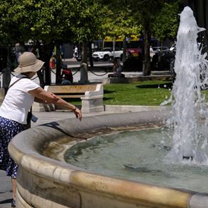 Πώς για να επιβιώσεις από τον καύσωνα στην πόλη, σύμφωνα με την τεχνητή νοημοσύνη