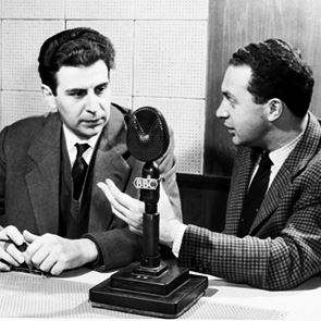 Η ζωή του Μίκη Θεοδωράκη μέσα από εικόνες