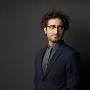 O Λάμπρος Φισφής και η παράσταση &#39;Πολύ καλύτερα τώρα&#39; στο Ωδείο Ηρώδου του Αττικού