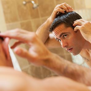 5 τρόποι για να επιβραδύνεις την τριχόπτωση