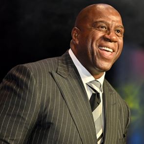 O Magic Johnson έγινε δισεκατομμυριούχος, αλλά όχι από το <em>μπάσκετ</em>