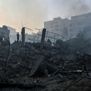 Χερσαίες δυνάμεις του Ισραήλ μπήκαν στη βόρεια Γάζα μέσα στη νύχτα