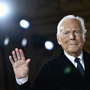 Έφυγε από τη ζωή ο μεγάλος σχεδιαστής μόδας Giorgio Armani