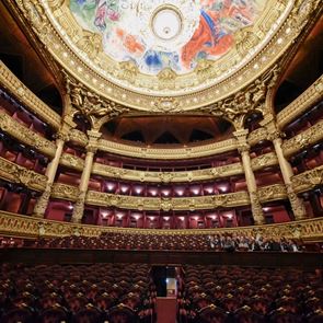 Η Όπερα του Παρισιού γίνεται για μία νύχτα κατάλυμα της Airbnb