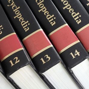 Πόσα χρήματα μπορείς να βγάλεις πουλώντας παλιές εγκυκλοπαίδειες