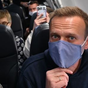 Η Ρωσία &#39;πάγωσε&#39; τις δίκες του Alexei Navalny