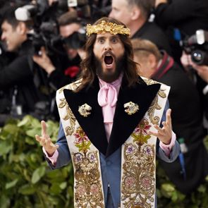 Οι πιο τολμηρές αντρικές εμφανίσεις στην ιστορία του Met Gala