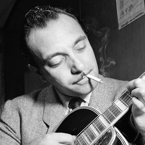 Django Reinhardt, o κιθαρίστας με τα 3 δάχτυλα που ενέπνευσε τους Black Sabbath