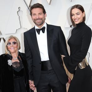 Η μαμά Cooper τρολάρει τον Bradley στο καλύτερο βίντεο που θα δεις σήμερα