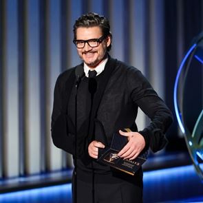 Το &#39;beef&#39; των Pedro Pascal και Kieran Culkin πολύ μας διασκεδάζει