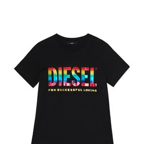 Η νέα συλλογή της Diesel βάφεται στα χρώματα του Pride