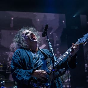 The Cure, η μεγάλη επιστροφή της μπάντας που λατρεύουμε με νέο δίσκο