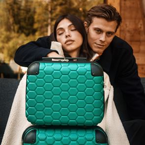 Η Carpisa αποκαλύπτει τις νέες εντυπωσιακές αποχρώσεις της best seller βαλίτσας GoTech