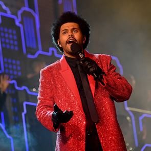 Ο Weeknd στηρίζει τις Αμερικανίδες αθλήτριες με το δικό του τρόπο