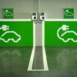 Σε πόσα χρόνια θα κυκλοφορούν μόνο ηλεκτρικά αυτοκίνητα