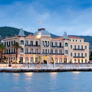 To Poseidonion Grand Hotel παραμένει σημείο αναφοράς για τις Σπέτσες