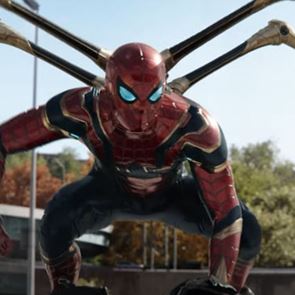 Στο trailer του <em>Spider</em>-<em>Man</em>: No Way Home συμβαίνουν, κυριολεκτικά, τα πάντα