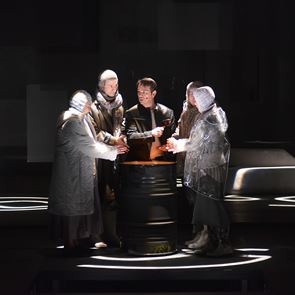 Αλέξανδρε Λογοθέτη στους πόσους βαθμούς Φαρενάιτ καίγεται η ελευθερία μας