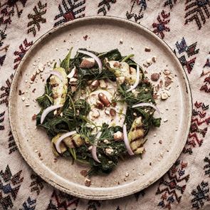 Η επιστροφή στη γεύση: μια κουζίνα με ψυχή και υπογραφή