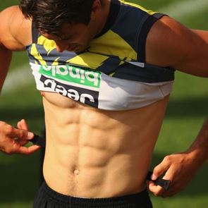 Η αερόβια άσκηση που θα αποκαλύψει τους κοιλιακούς σου