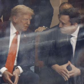 Donald Trump και Elon Musk ξανά μαζί: Το στιγμιότυπο που σχολιάζουν <em>όλοι</em> (video)