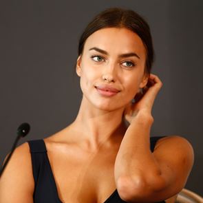 Η Irina Shayk ντύθηκε Τσιτσιολίνα και έβαλε φωτιά στο &lt;em>Instagram&lt;/em>