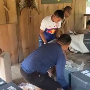 Σε άλλα νέα, ο Elon Musk μύησε τους ιθαγενείς του Αμαζονίου στο πορνό