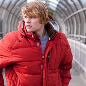 #SeasonFavorites: Το πιο ιδιαίτερο puffer που θα σε κρατήσει ζεστό φέτος τον χειμώνα