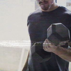 3 ασκήσεις με αλτήρες για καλογυμνασμένα χέρια