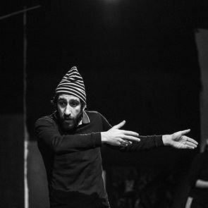 Ο Χάρης Φραγκούλης όταν ήταν μικρός είχε κανονική μύτη και ξανθά μπουκλάκια